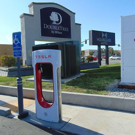 Doubletree By Hilton Bakersfield Hotel Exterior foto