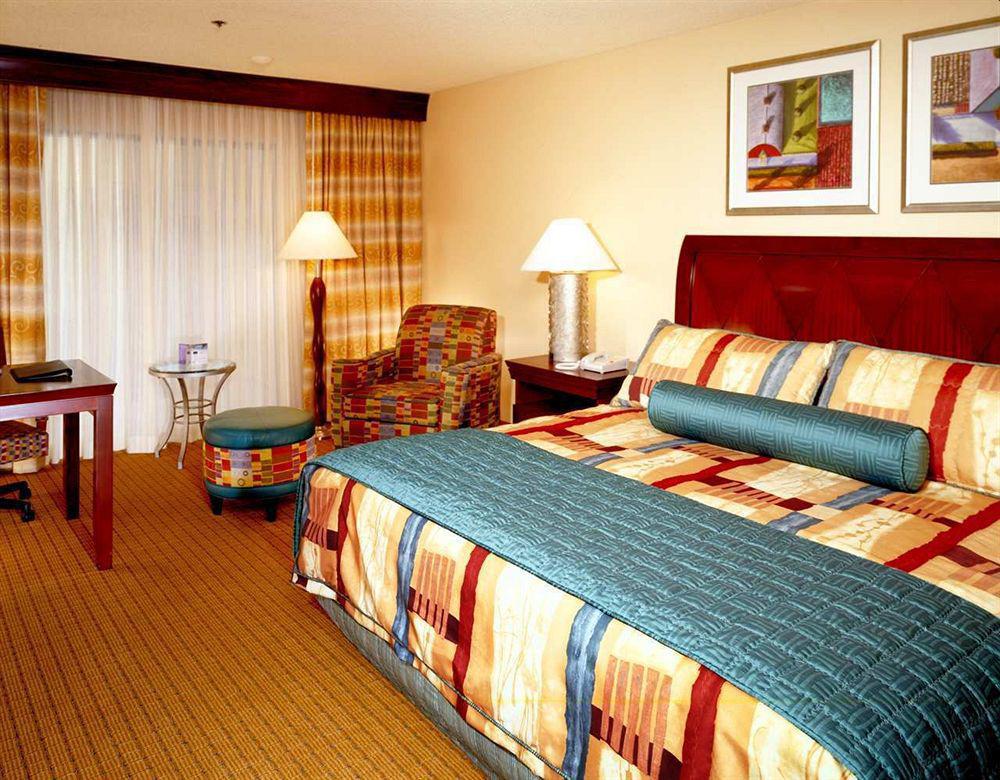 Doubletree By Hilton Bakersfield Hotel Cameră foto