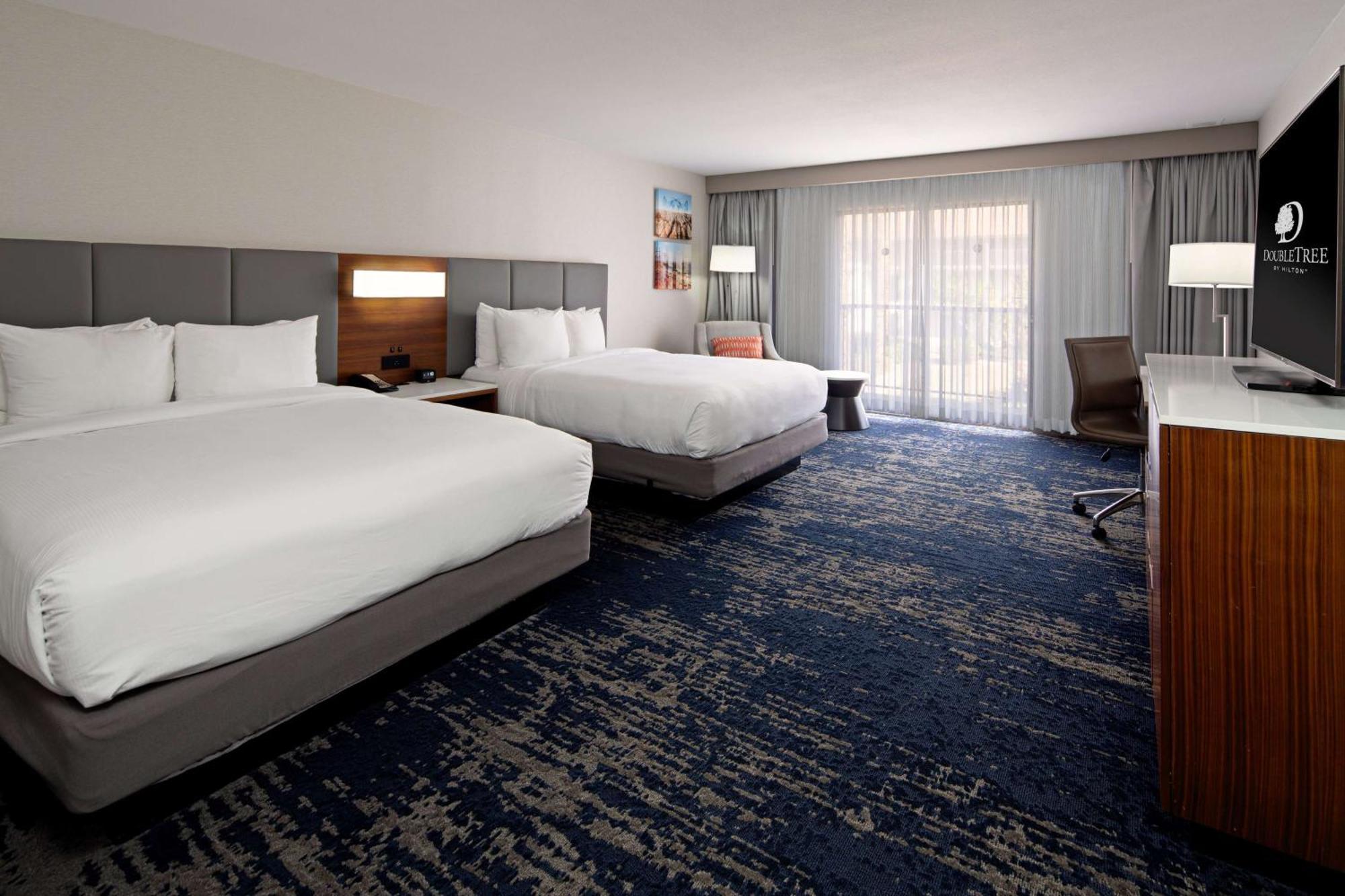 Doubletree By Hilton Bakersfield Hotel Exterior foto