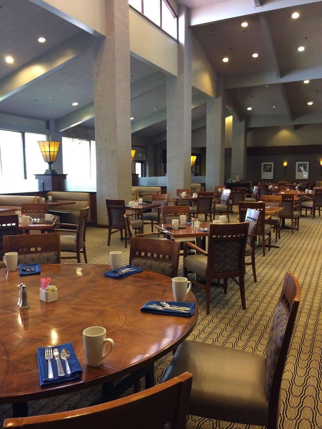 Doubletree By Hilton Bakersfield Hotel Exterior foto